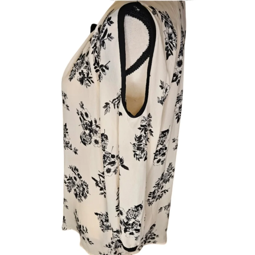 NWT - Jennie & Marlis Floral Blouse - Picture 7 of 13